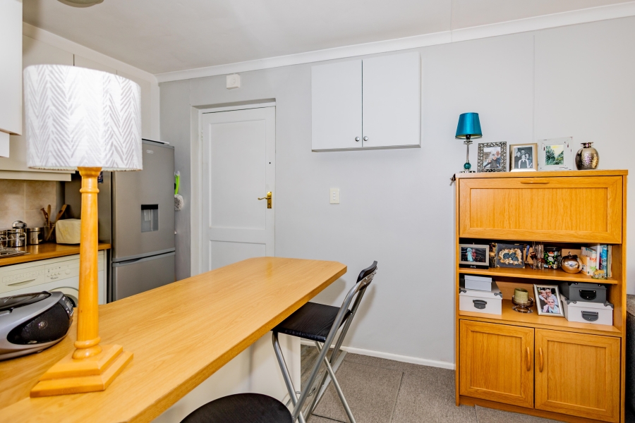 1 Bedroom Property for Sale in Oakglen Western Cape